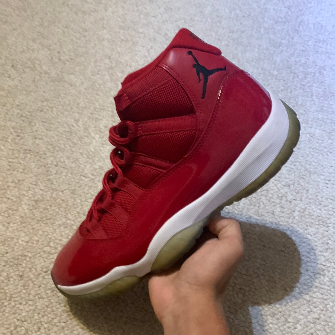 Preowned - Air Jordan 11 Win Like 96 Size 9.5