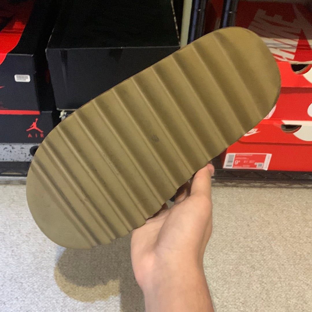 Preowned - Yeezy Slide Core Size 9
