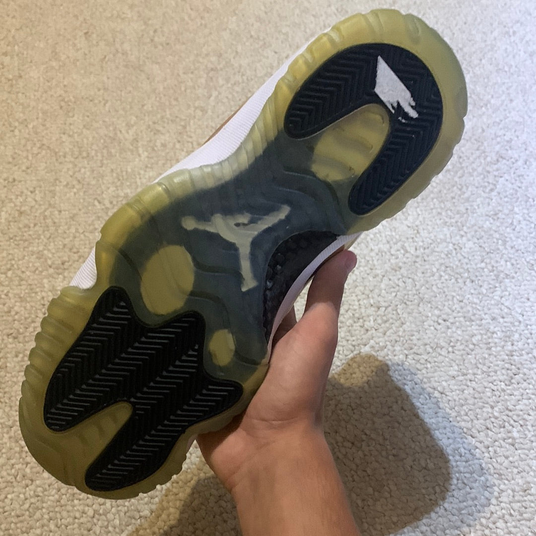 Preowned - Air Jordan 11 Low Closing Ceremony Size 9.5
