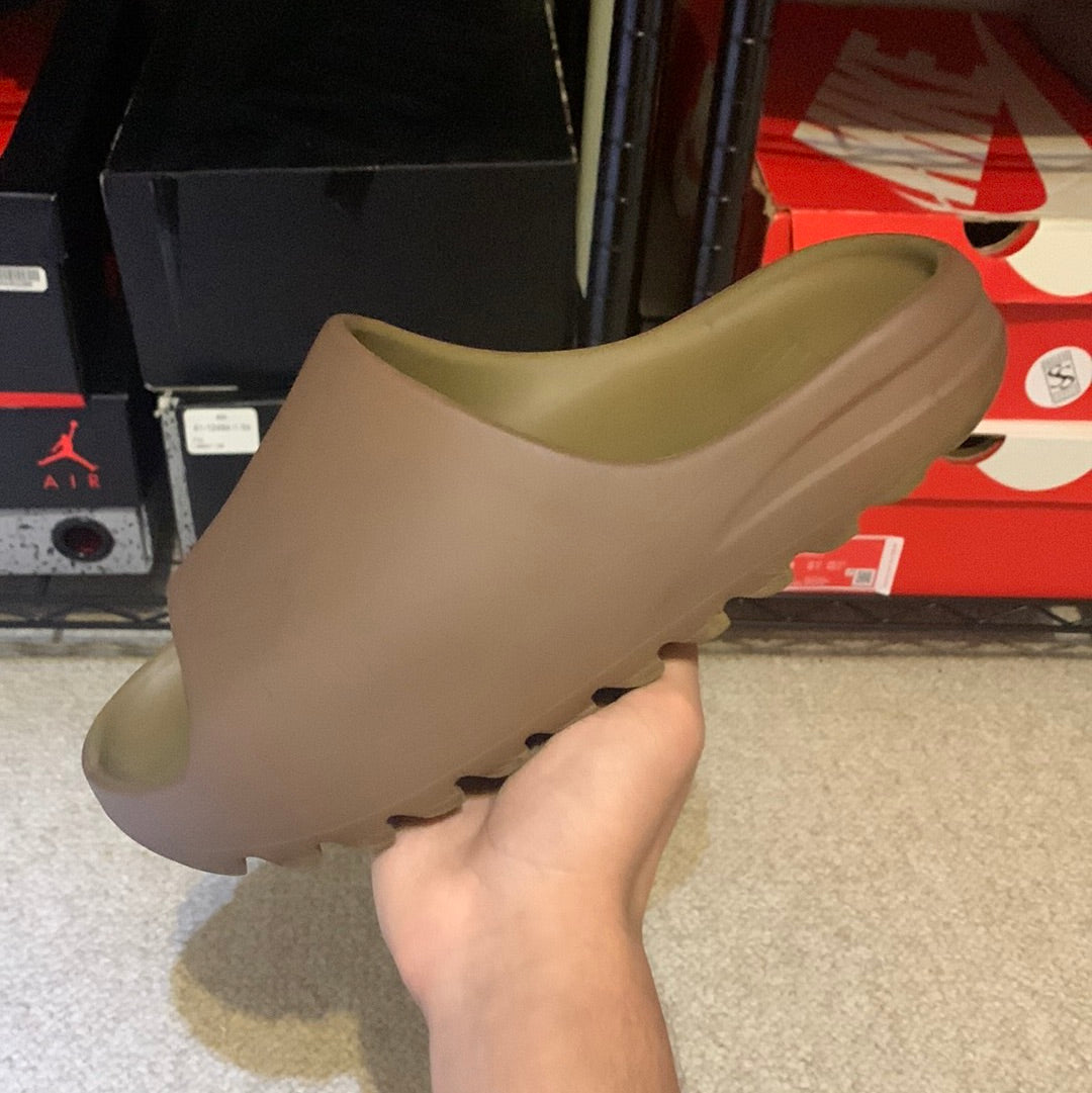 Preowned - Yeezy Slide Core Size 9