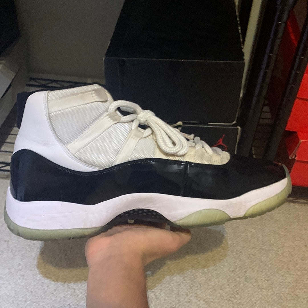 Preowned - Air Jordan 11 Concord Size 12